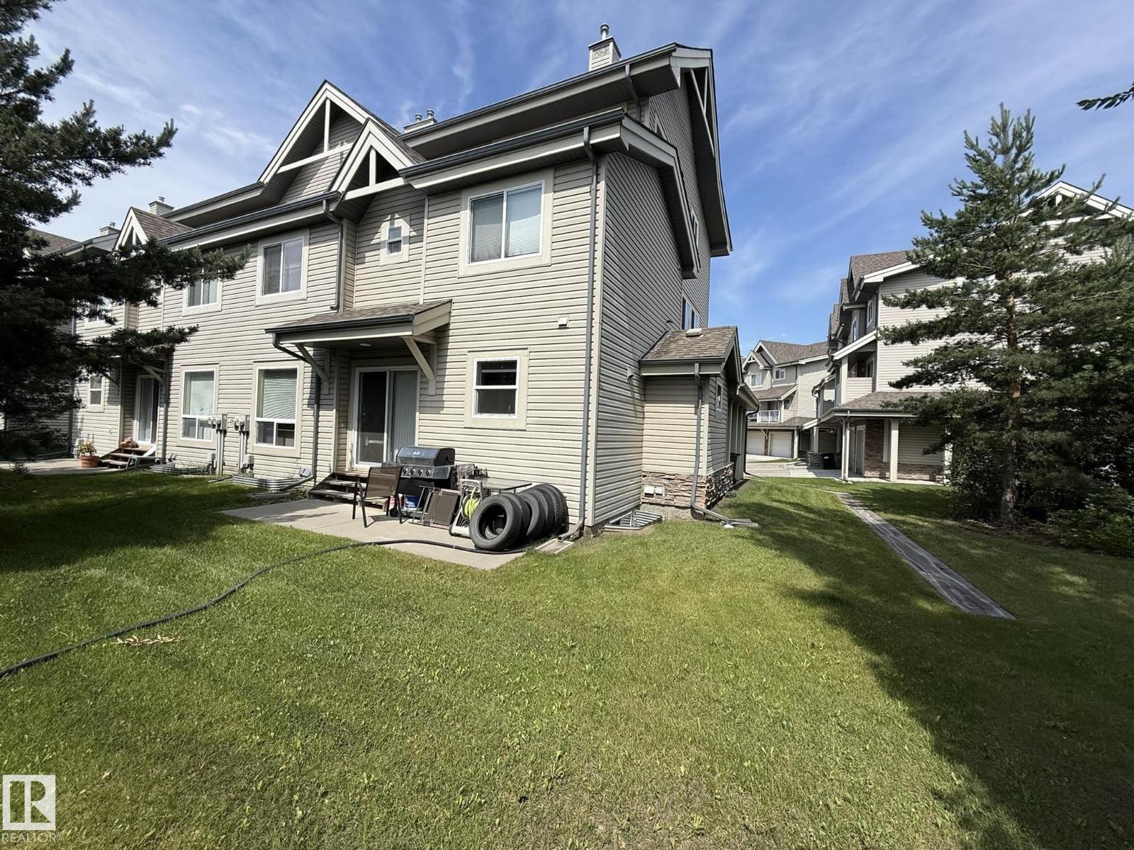 #93 12050 17 AV SW - 28