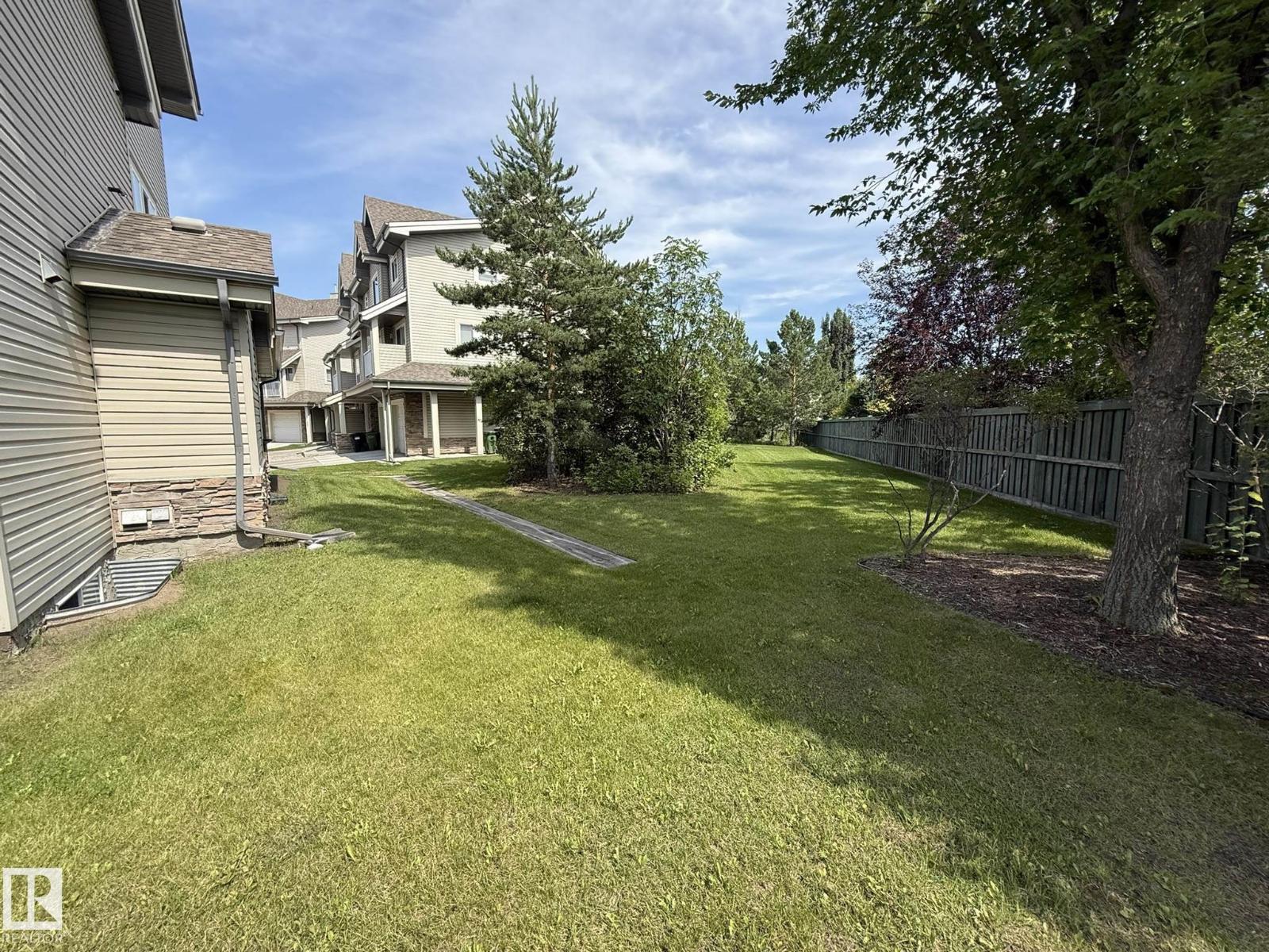 #93 12050 17 AV SW - 32