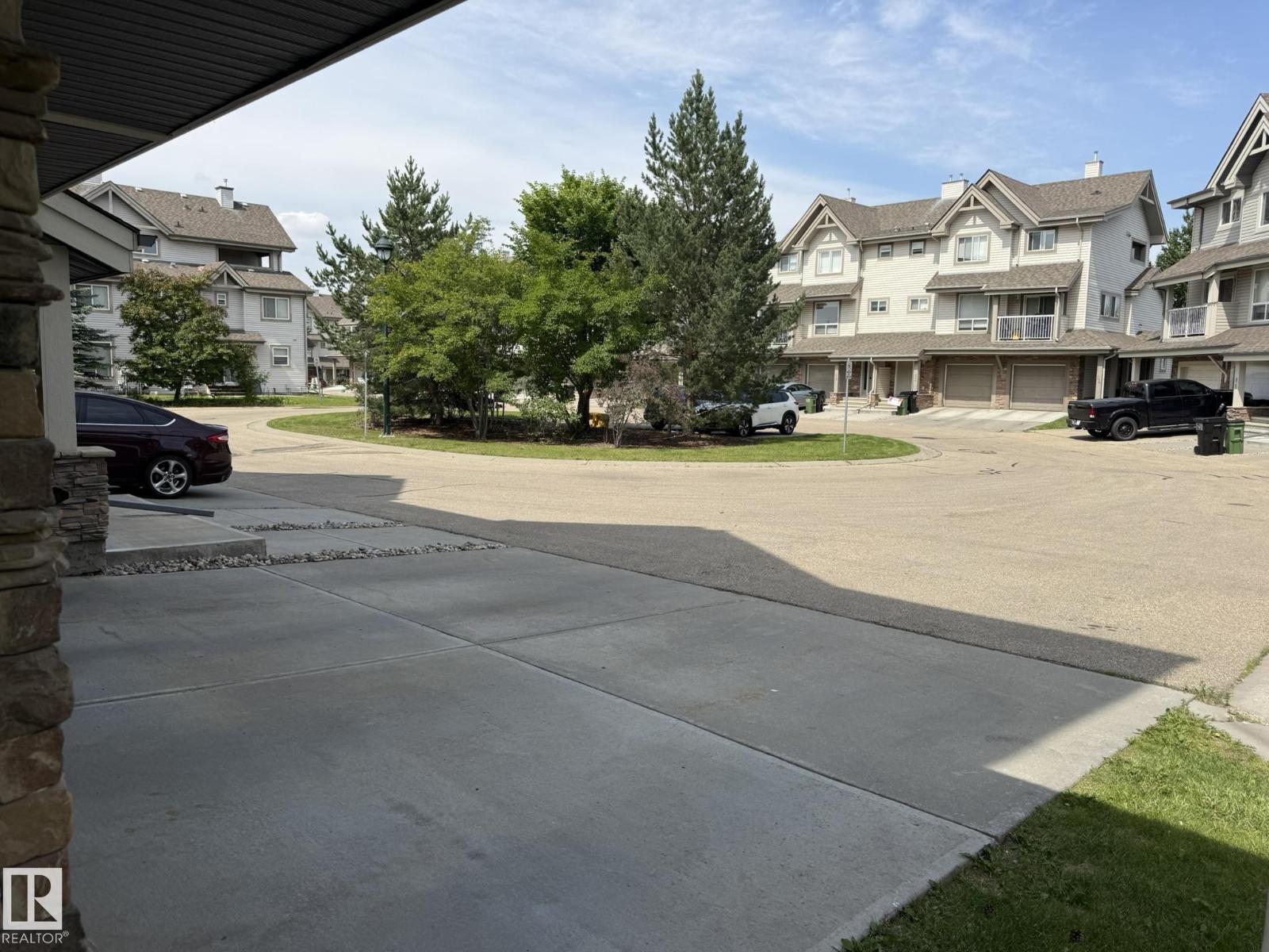 #93 12050 17 AV SW - 39