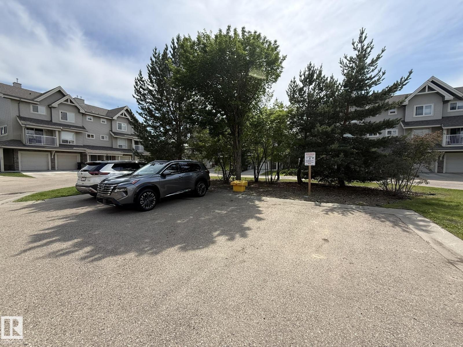 #93 12050 17 AV SW - 44