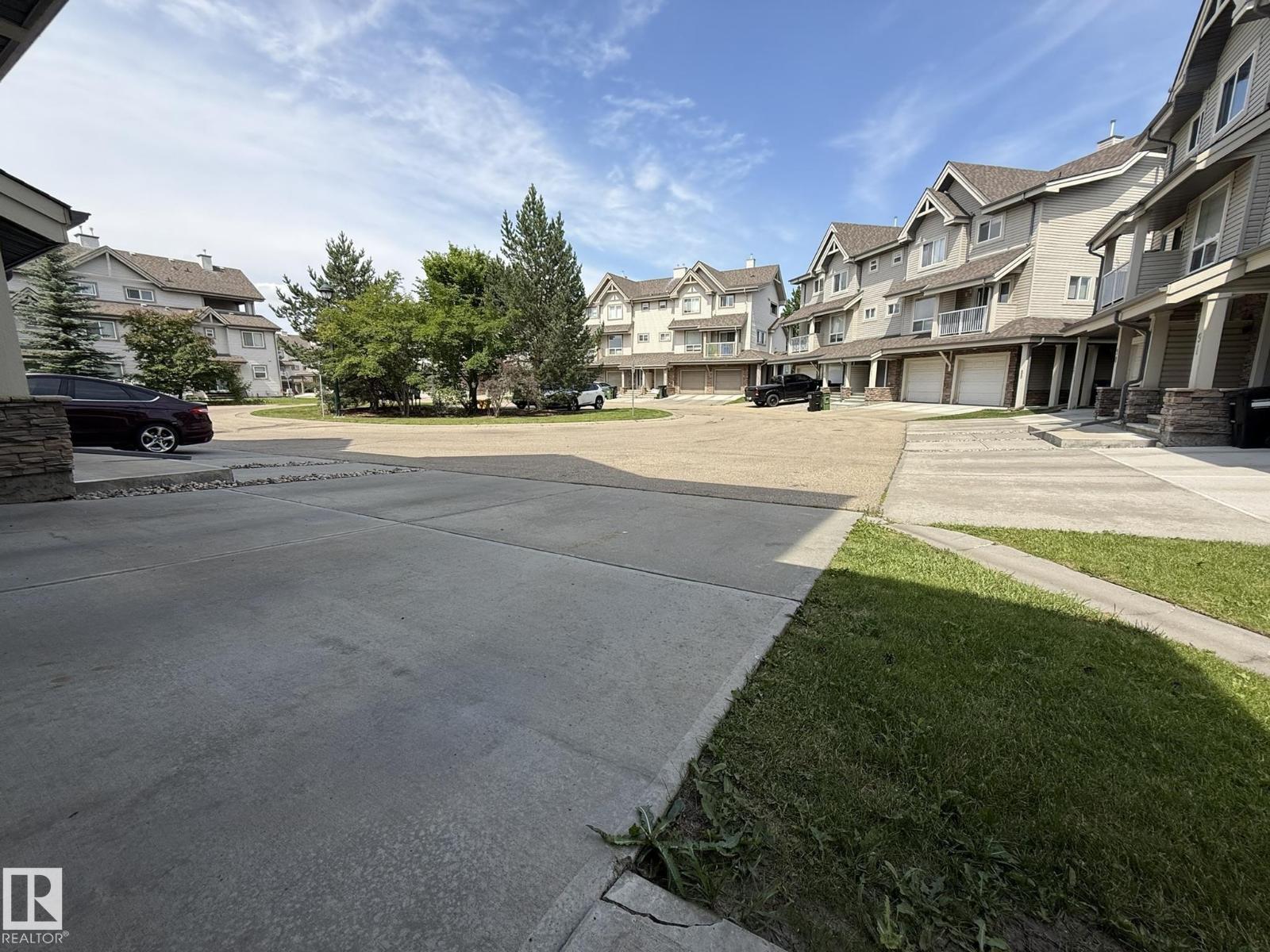 #93 12050 17 AV SW - 40
