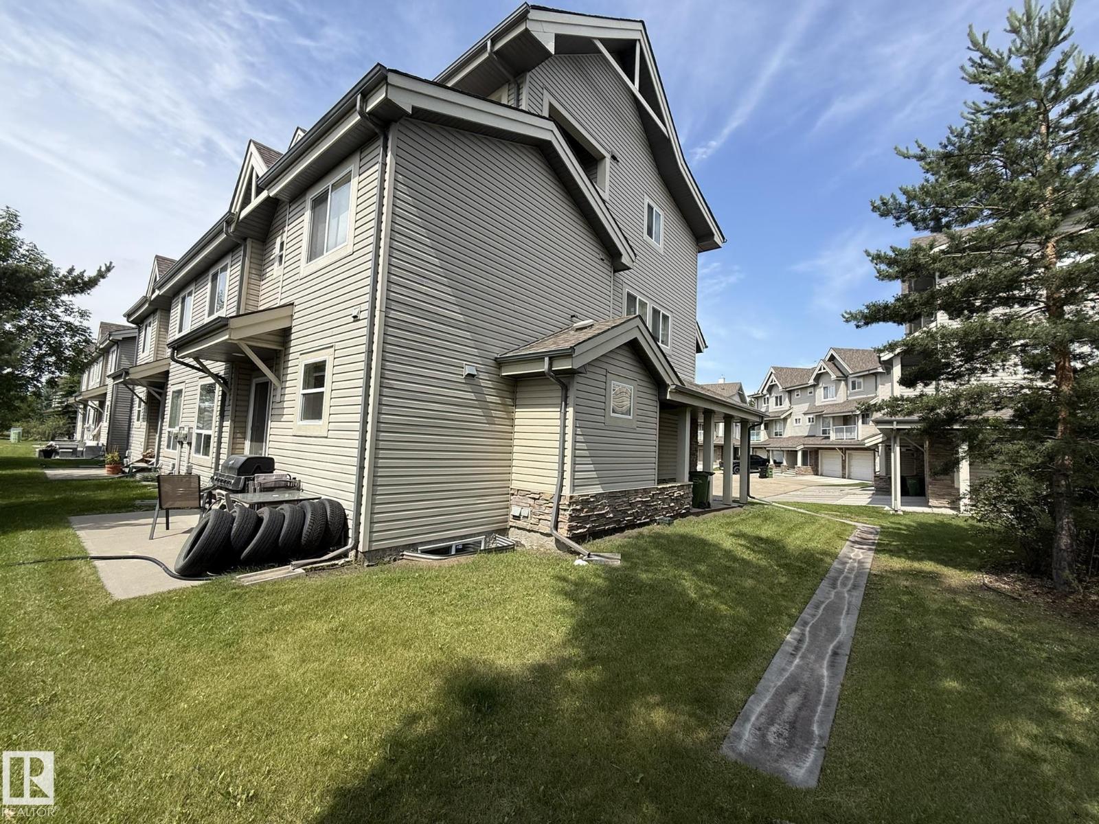 #93 12050 17 AV SW - 29