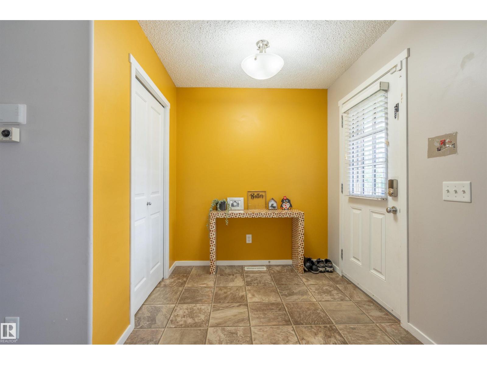 165 62 ST SW - 2