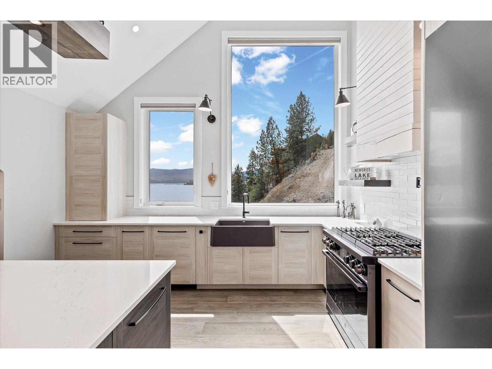 901 Westside Road S Unit# 22, West Kelowna
