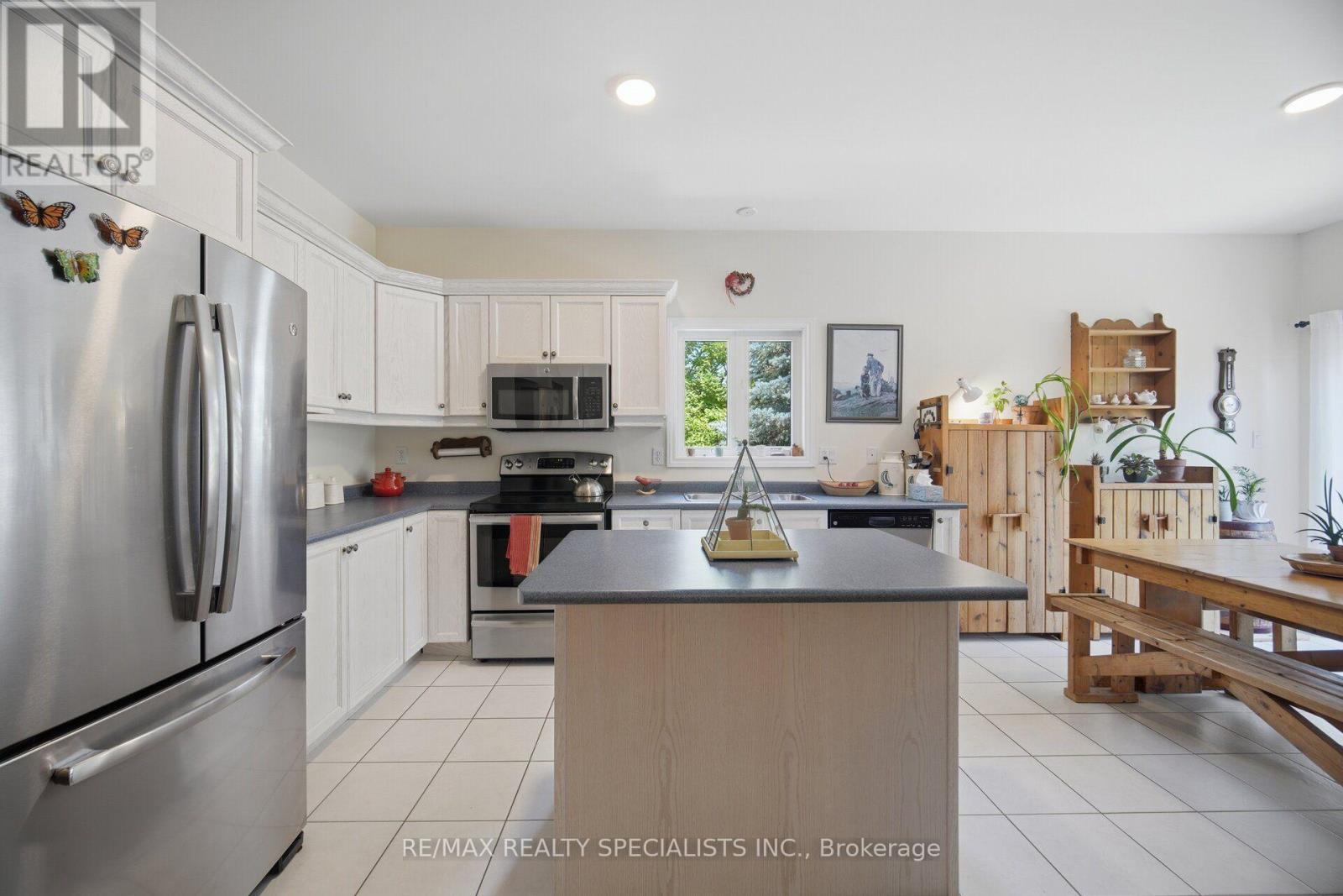 173 CHURCH STREET N - Image 12