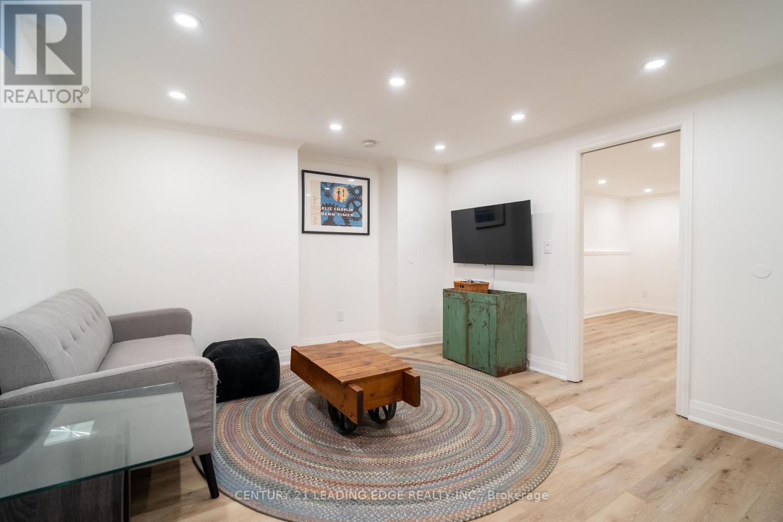 53 MCCLENNY DRIVE - 33