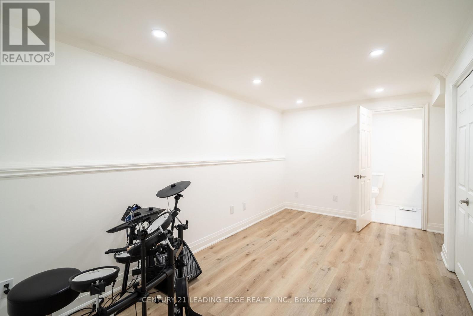 53 MCCLENNY DRIVE - 36