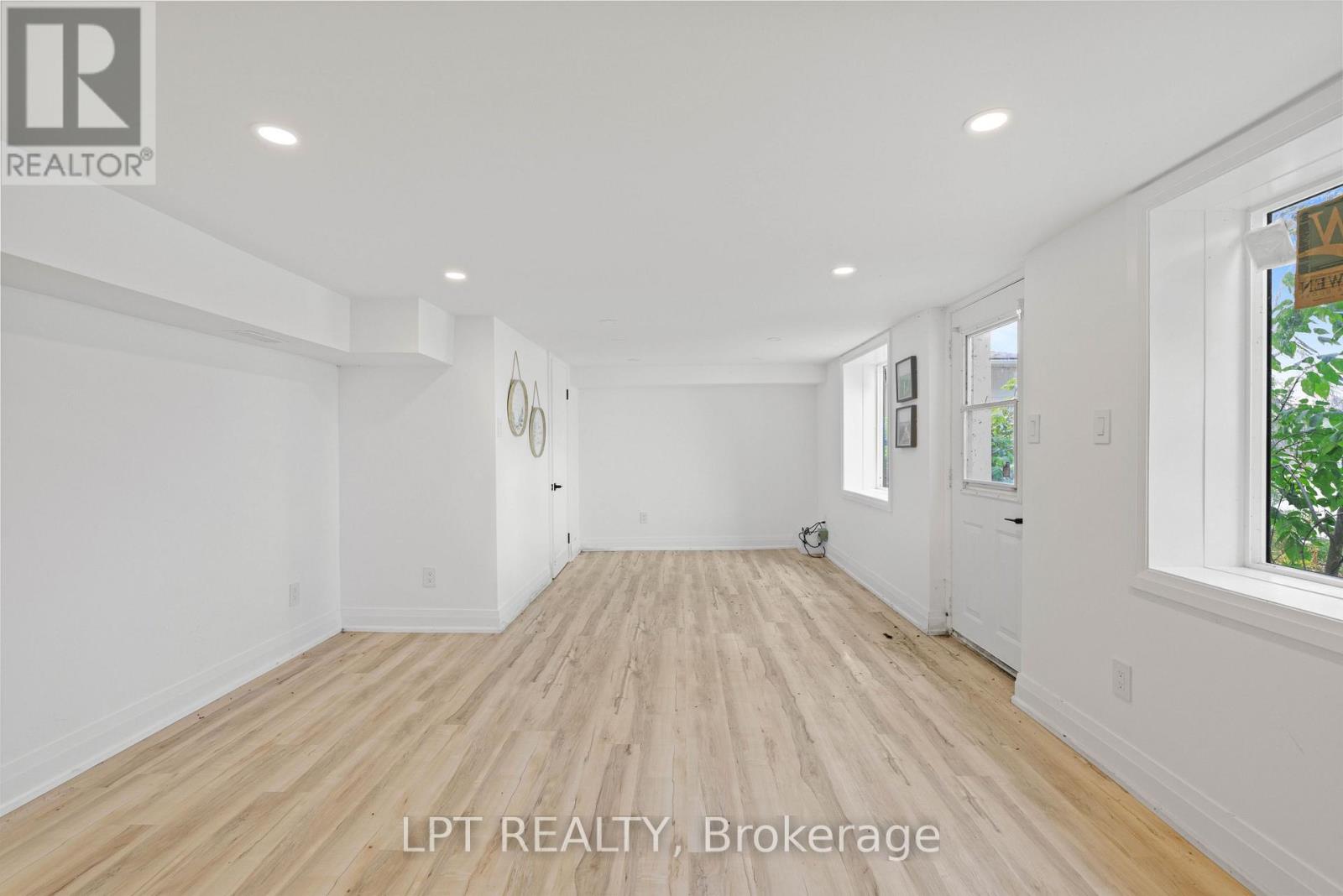 47 MOON POINT DRIVE - 22