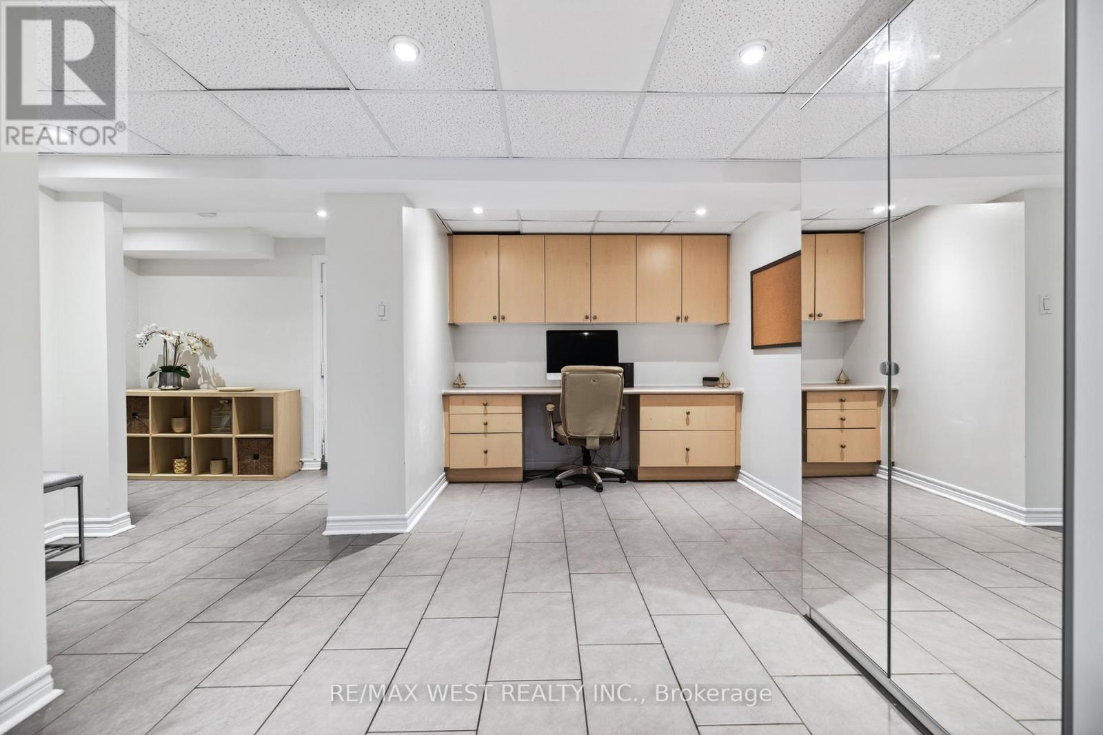 823 HYDE ROAD - 14