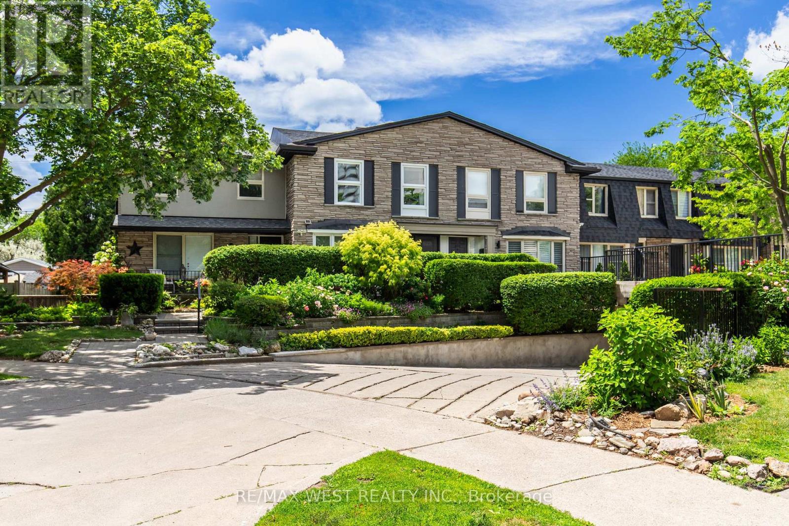 823 HYDE ROAD - 15