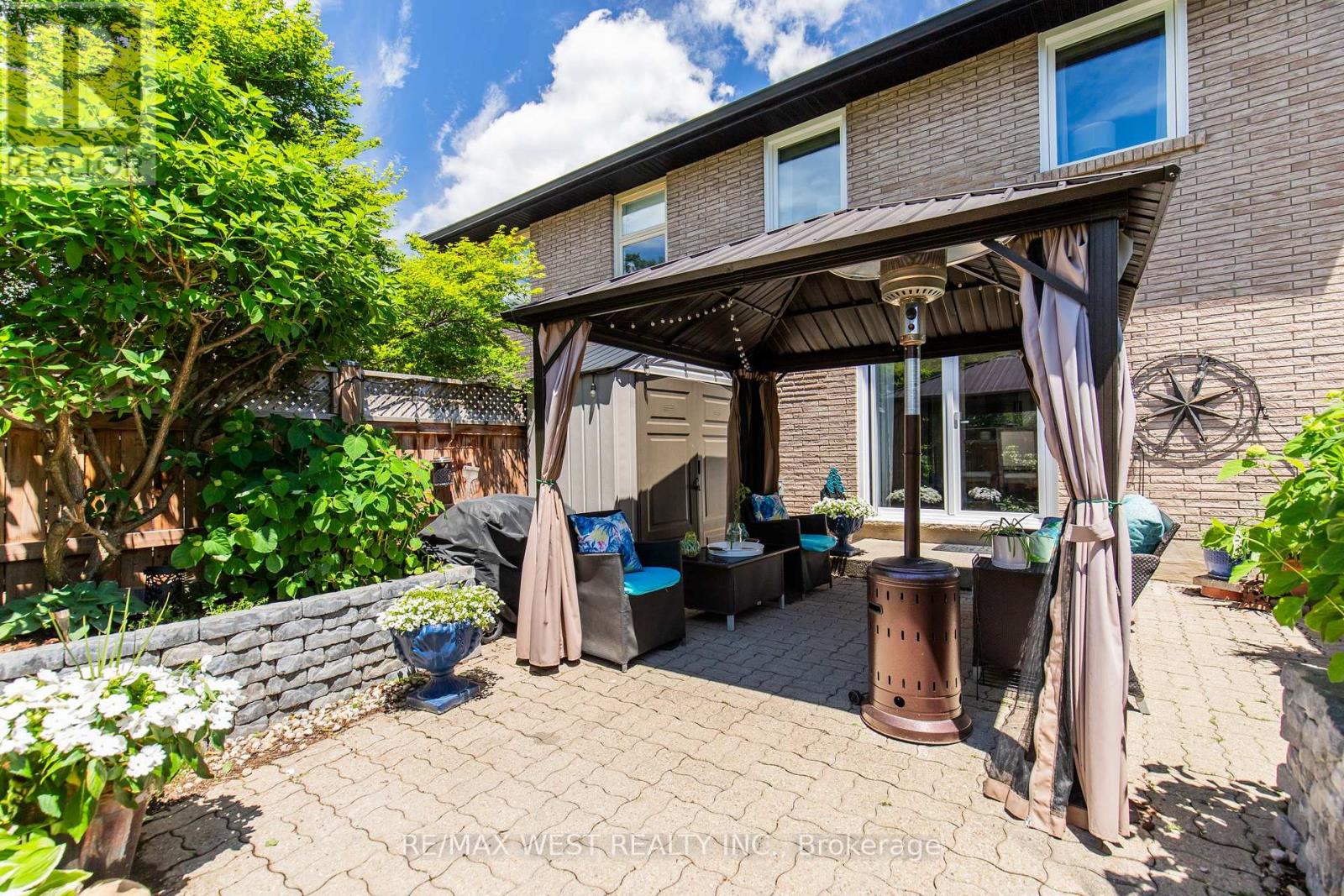 823 HYDE ROAD - 18