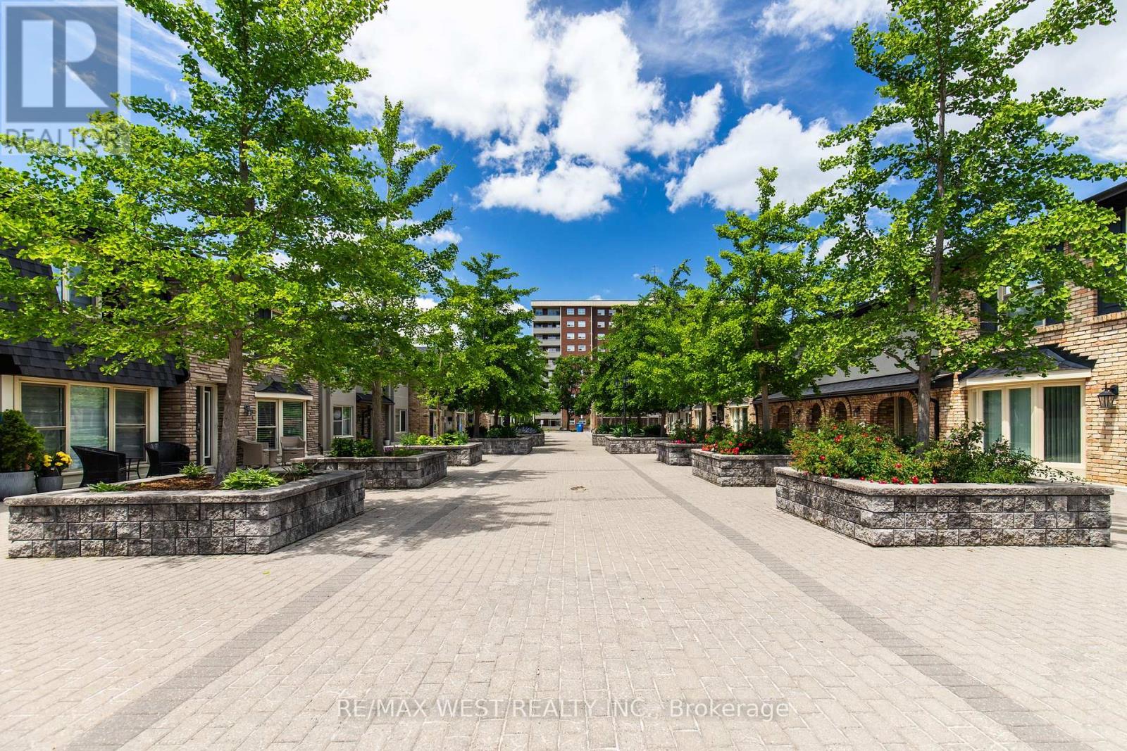 823 HYDE ROAD - 19