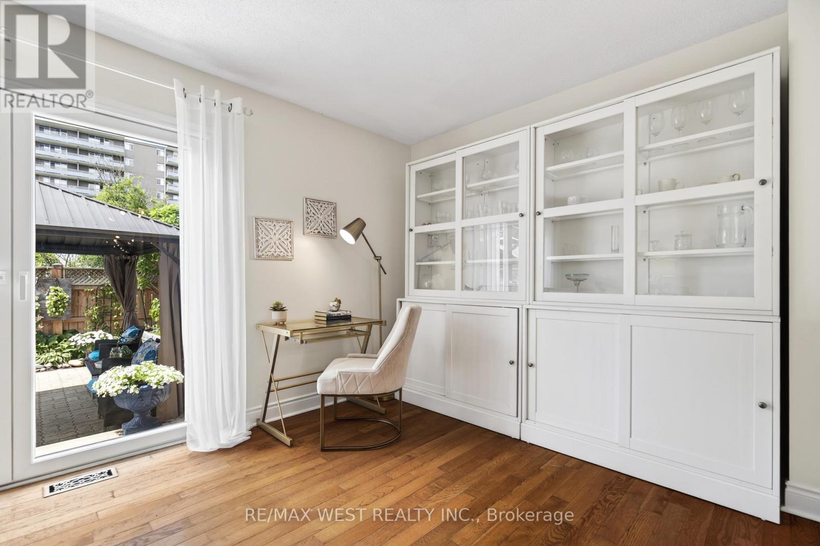 823 HYDE ROAD - 4