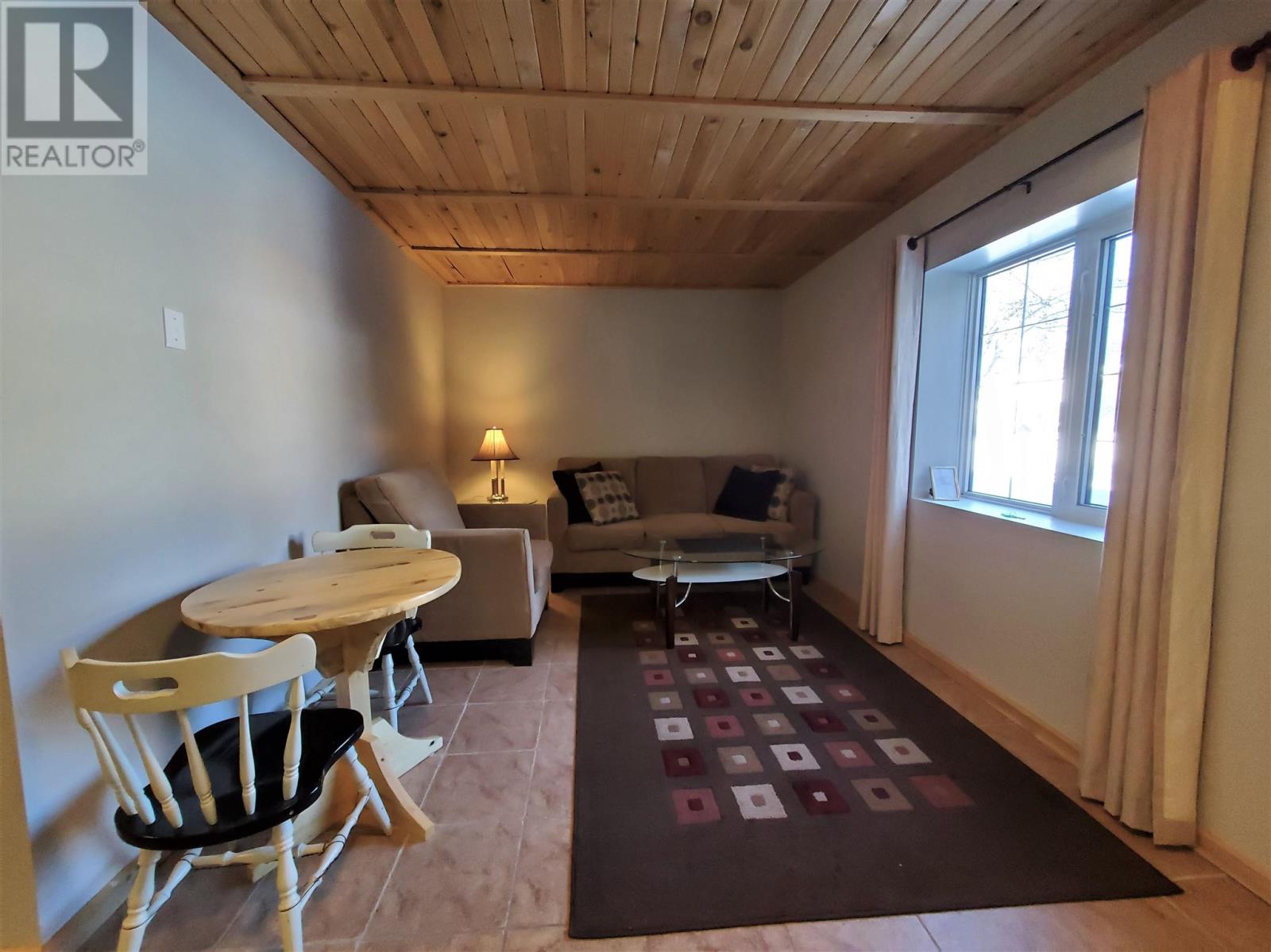 100 Queen ST - 26