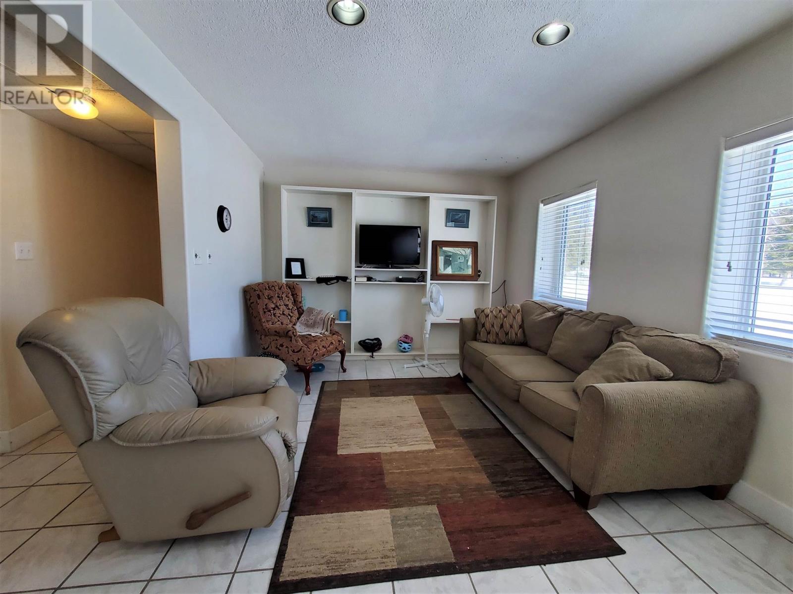 100 Queen ST - 33