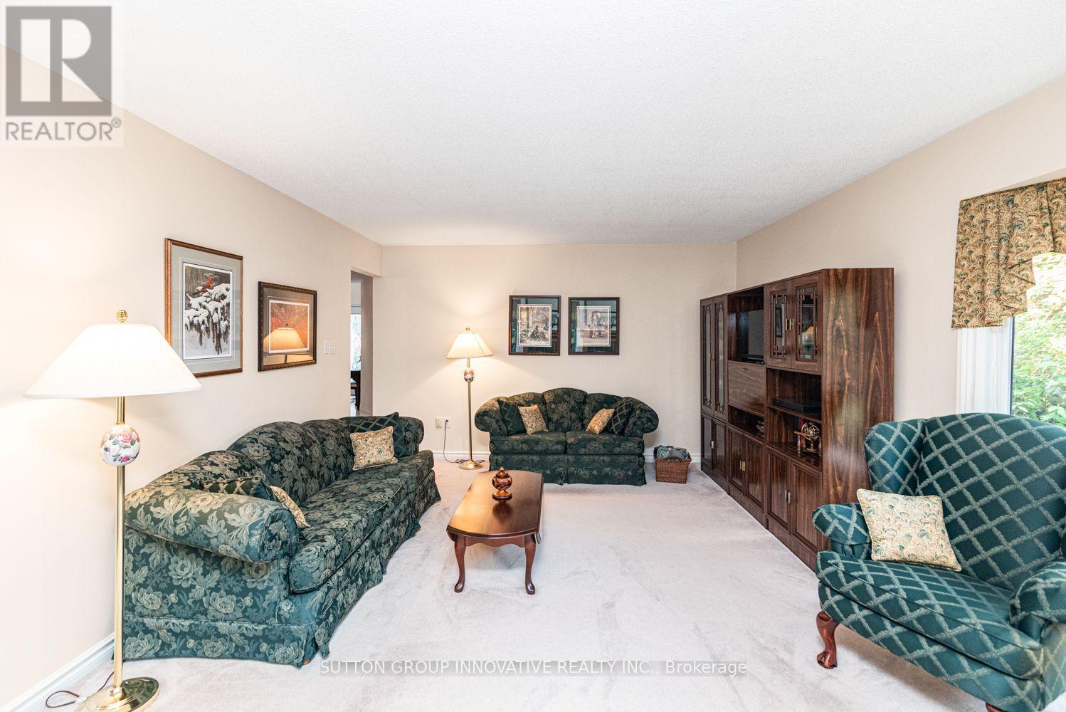 59 RENATA COURT - 13