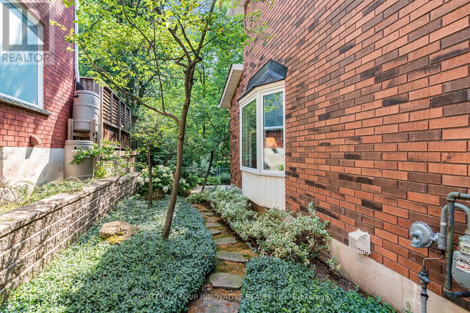59 RENATA COURT - 36