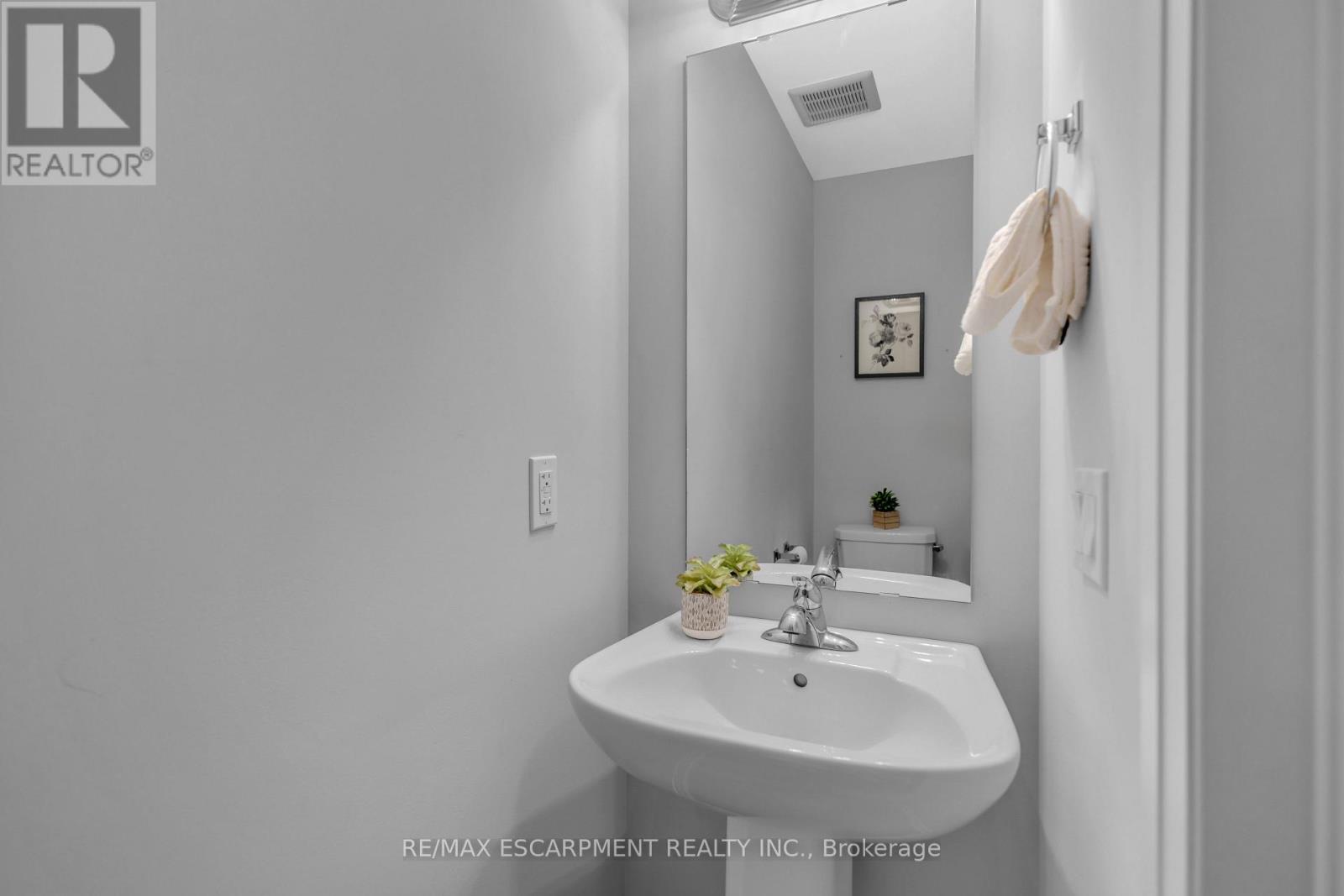 49 LAGUNA VILLAGE CRESCENT - 19