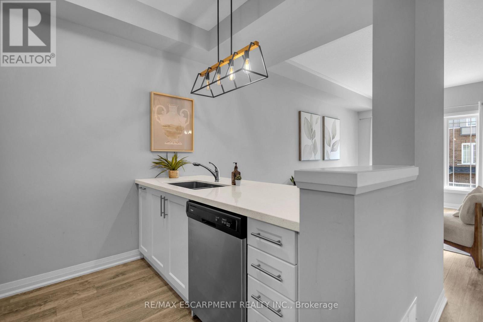 49 LAGUNA VILLAGE CRESCENT - 8