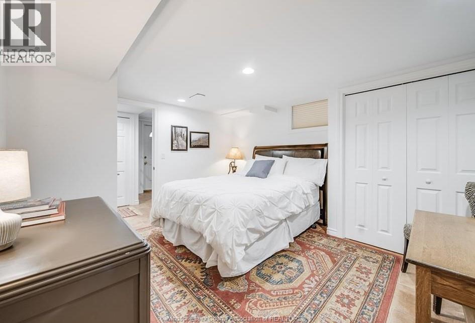 3073 CENTENNIAL CRESCENT - 40