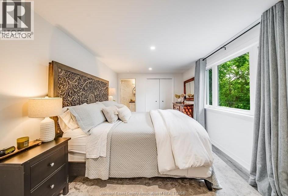 3073 CENTENNIAL CRESCENT - 32