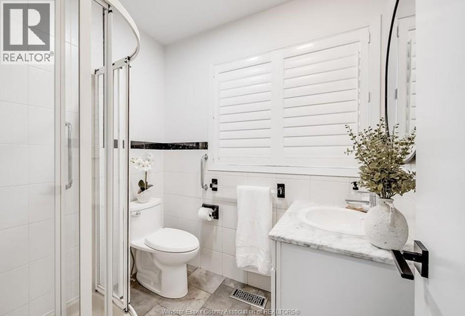 3073 CENTENNIAL CRESCENT - 30