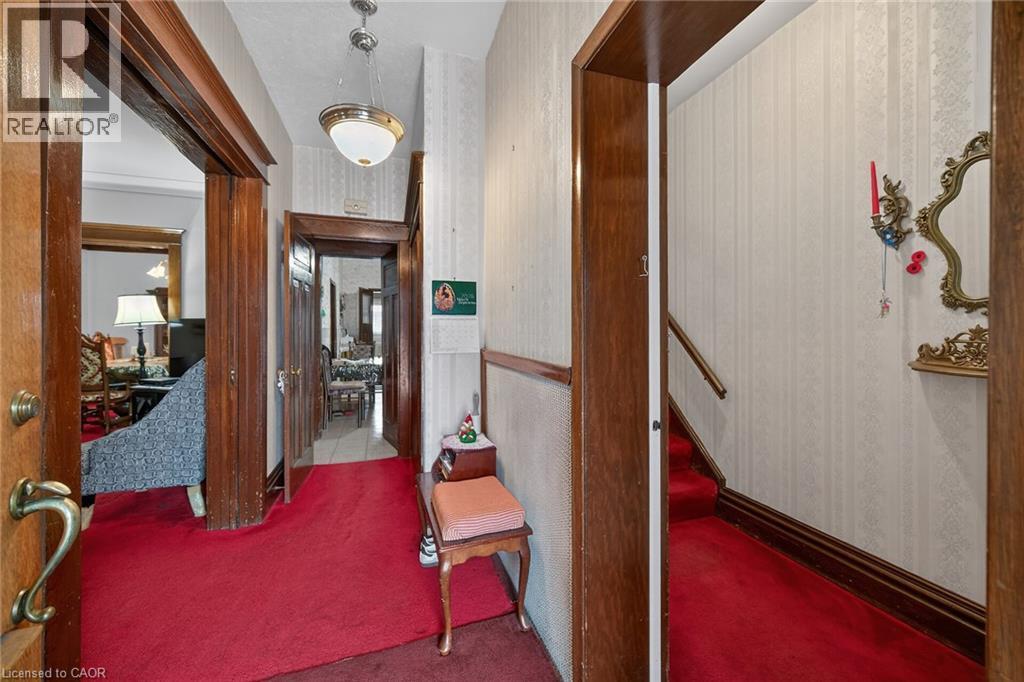 96 BARNESDALE Boulevard - 34