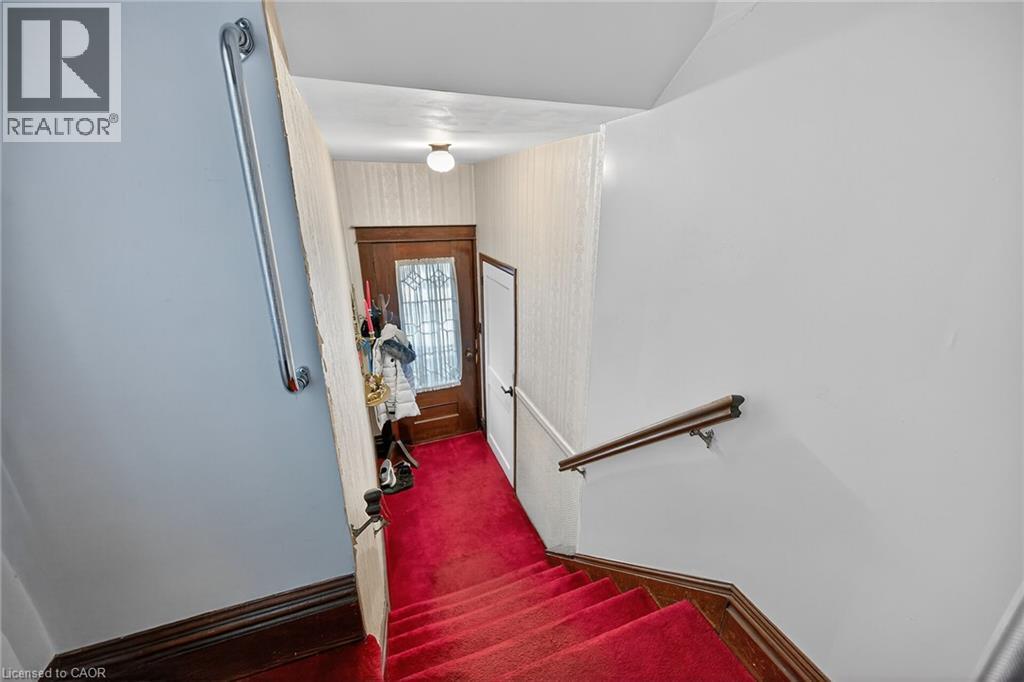 96 BARNESDALE Boulevard - 32