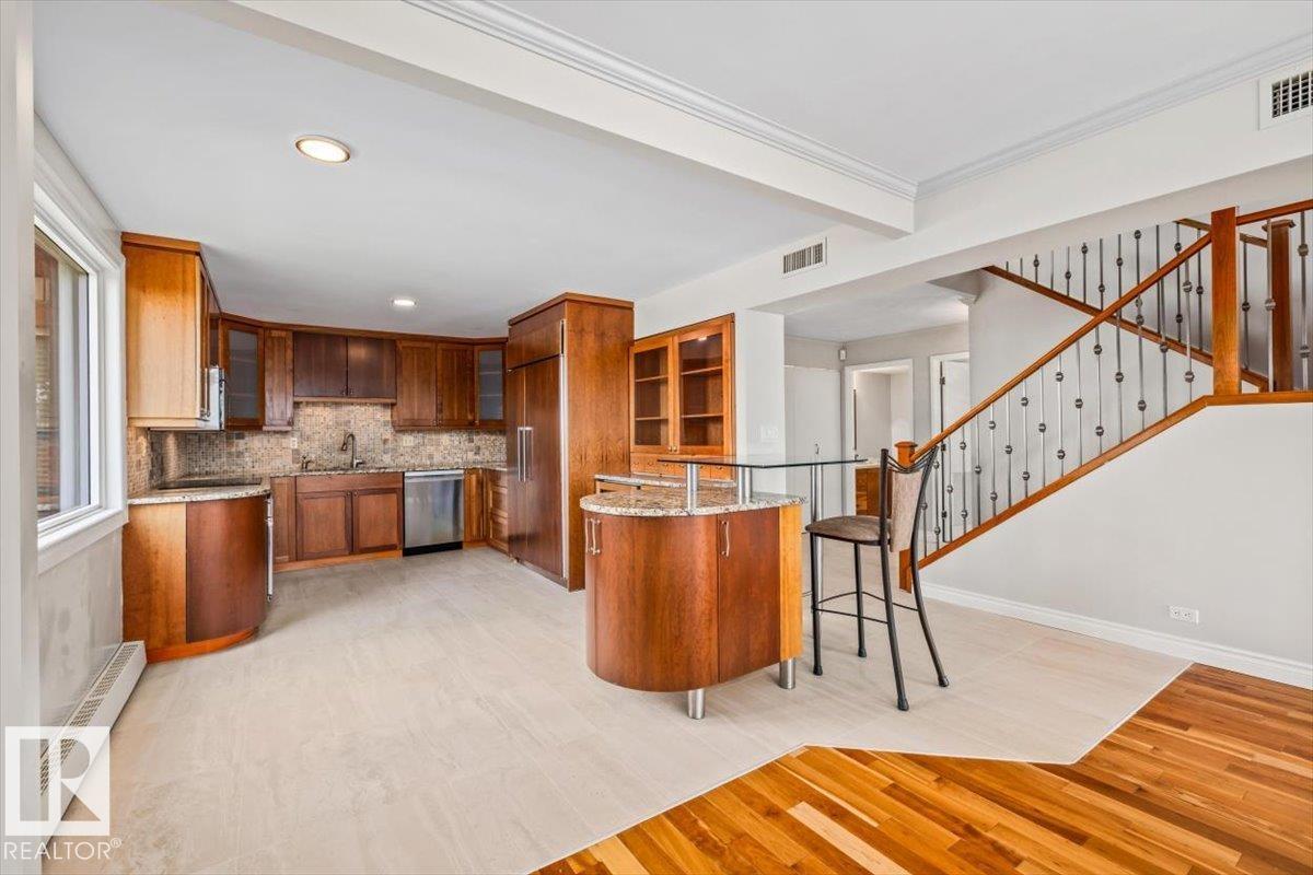 #202 10010 119 ST NW - 12