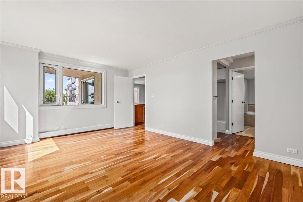 #202 10010 119 ST NW - 26