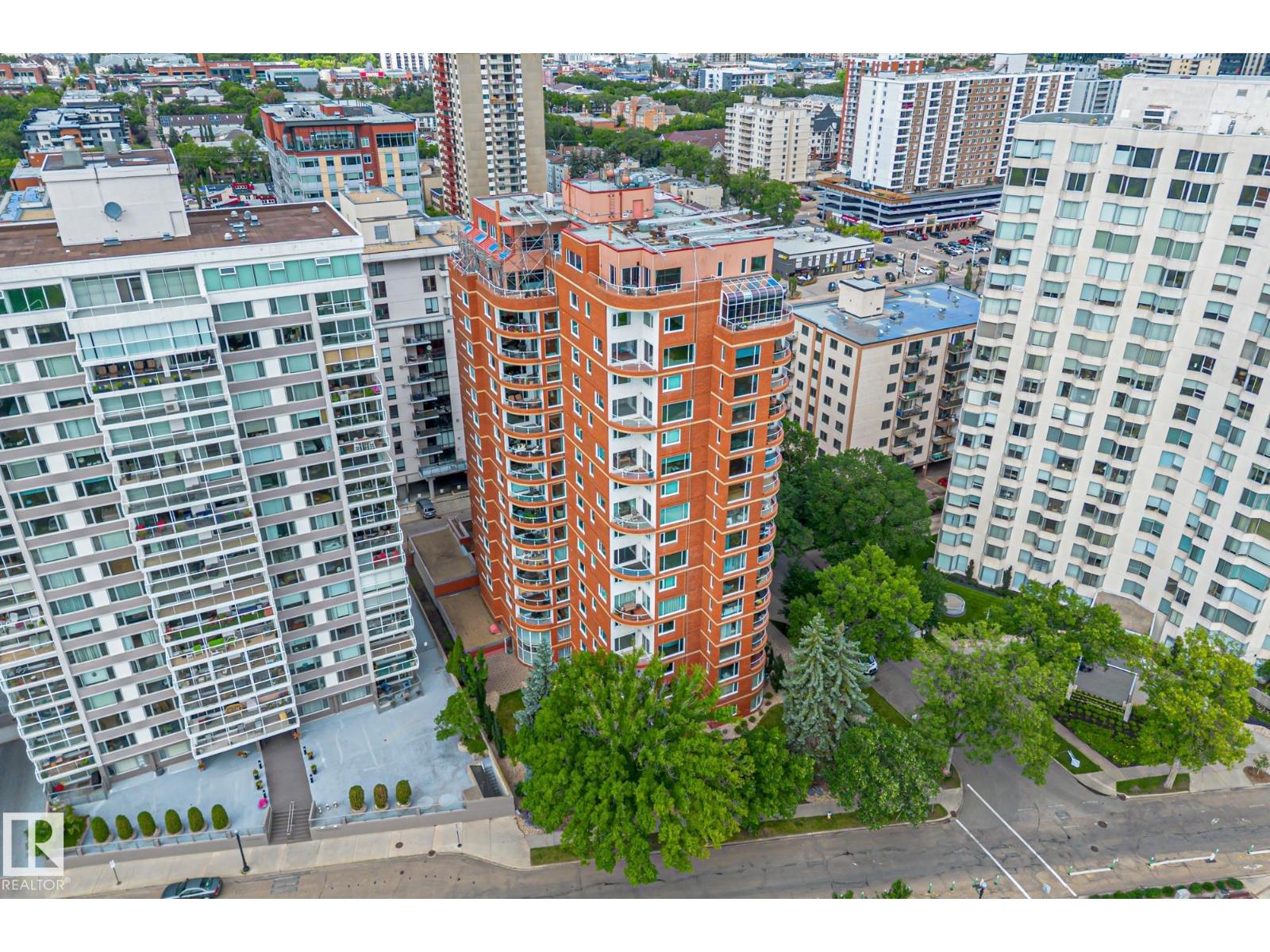 #202 10010 119 ST NW - 40