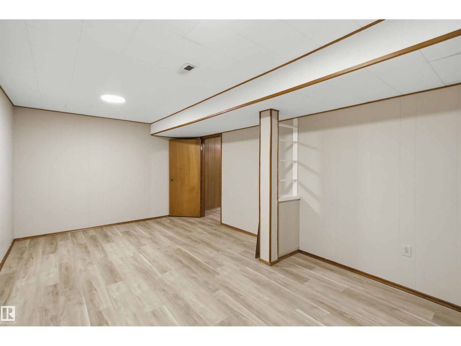 11424 41 AV NW NW - 25
