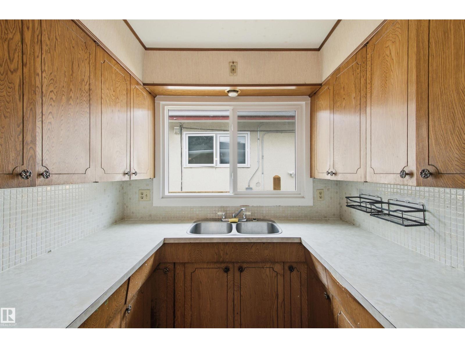 11424 41 AV NW NW - 13