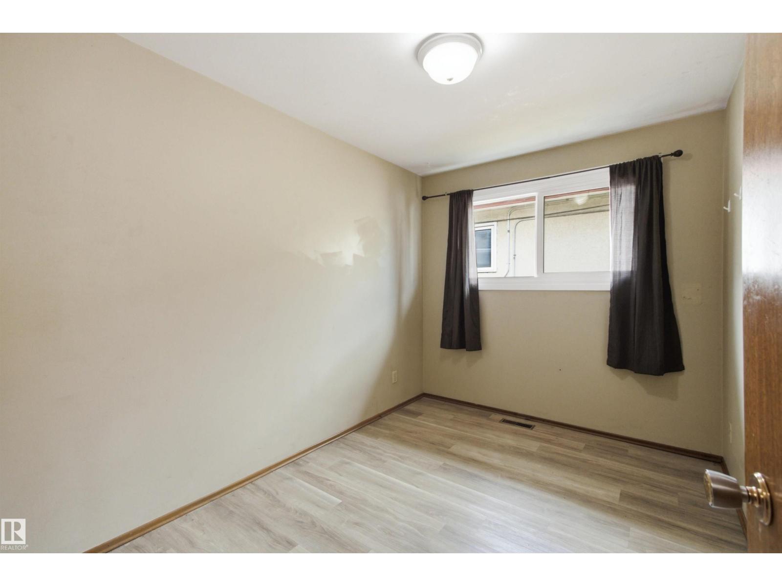 11424 41 AV NW NW - 15