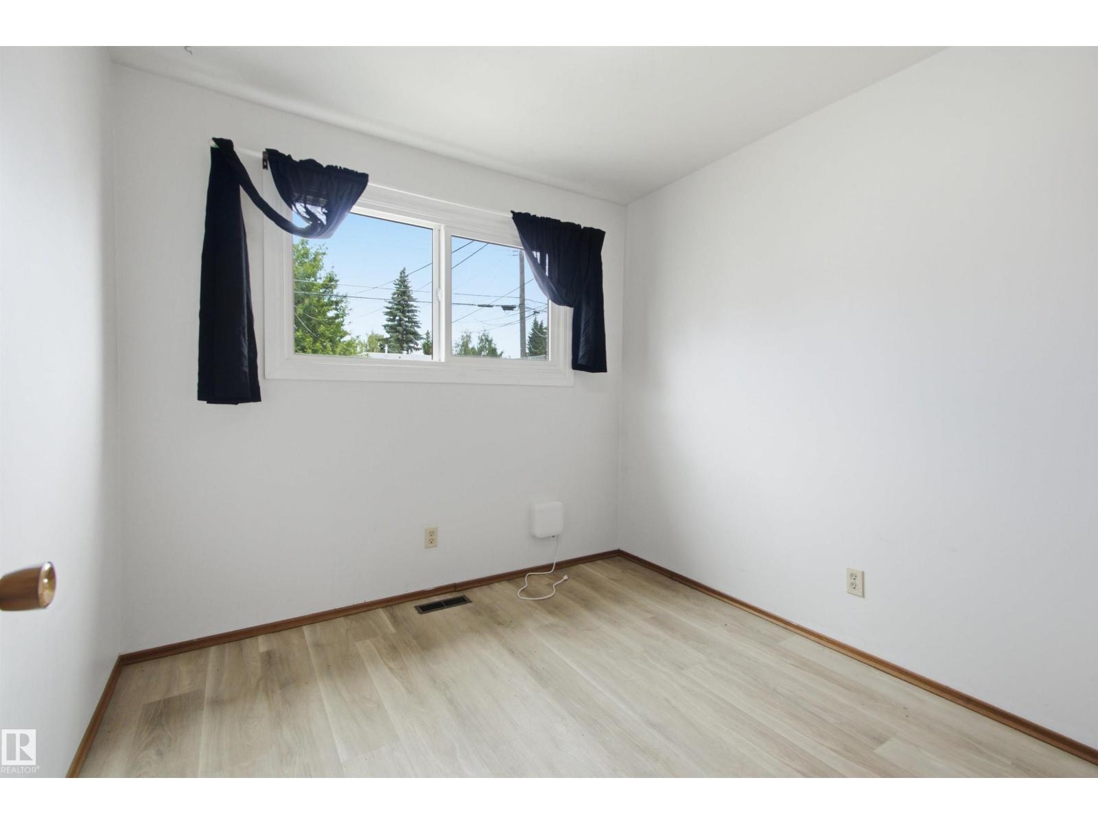 11424 41 AV NW NW - 19