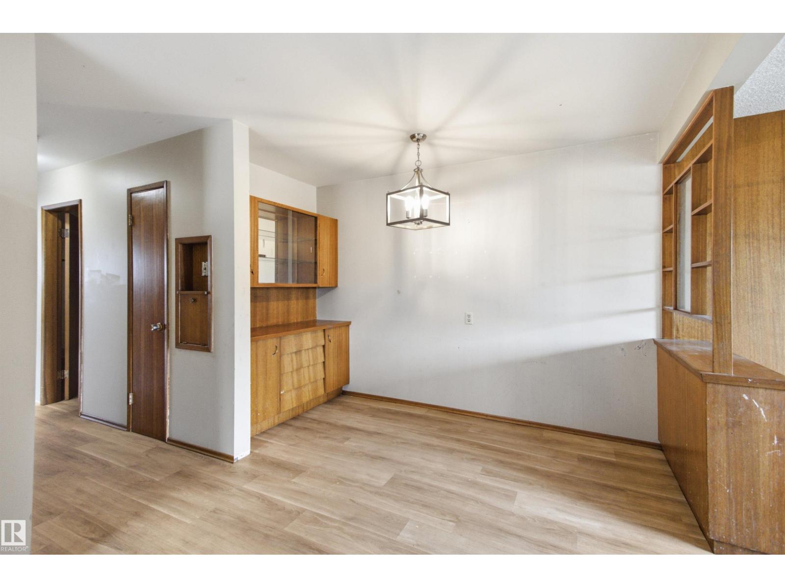 11424 41 AV NW NW - 10