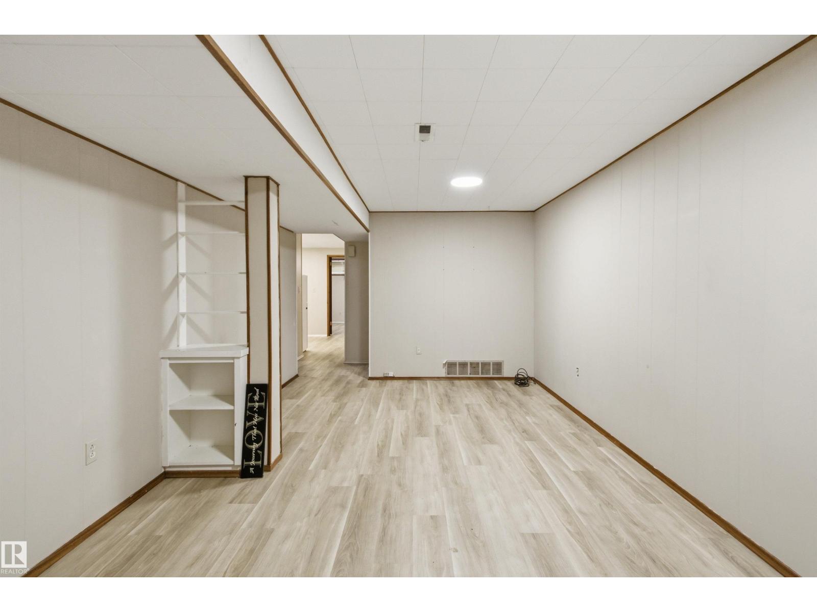 11424 41 AV NW NW - 24