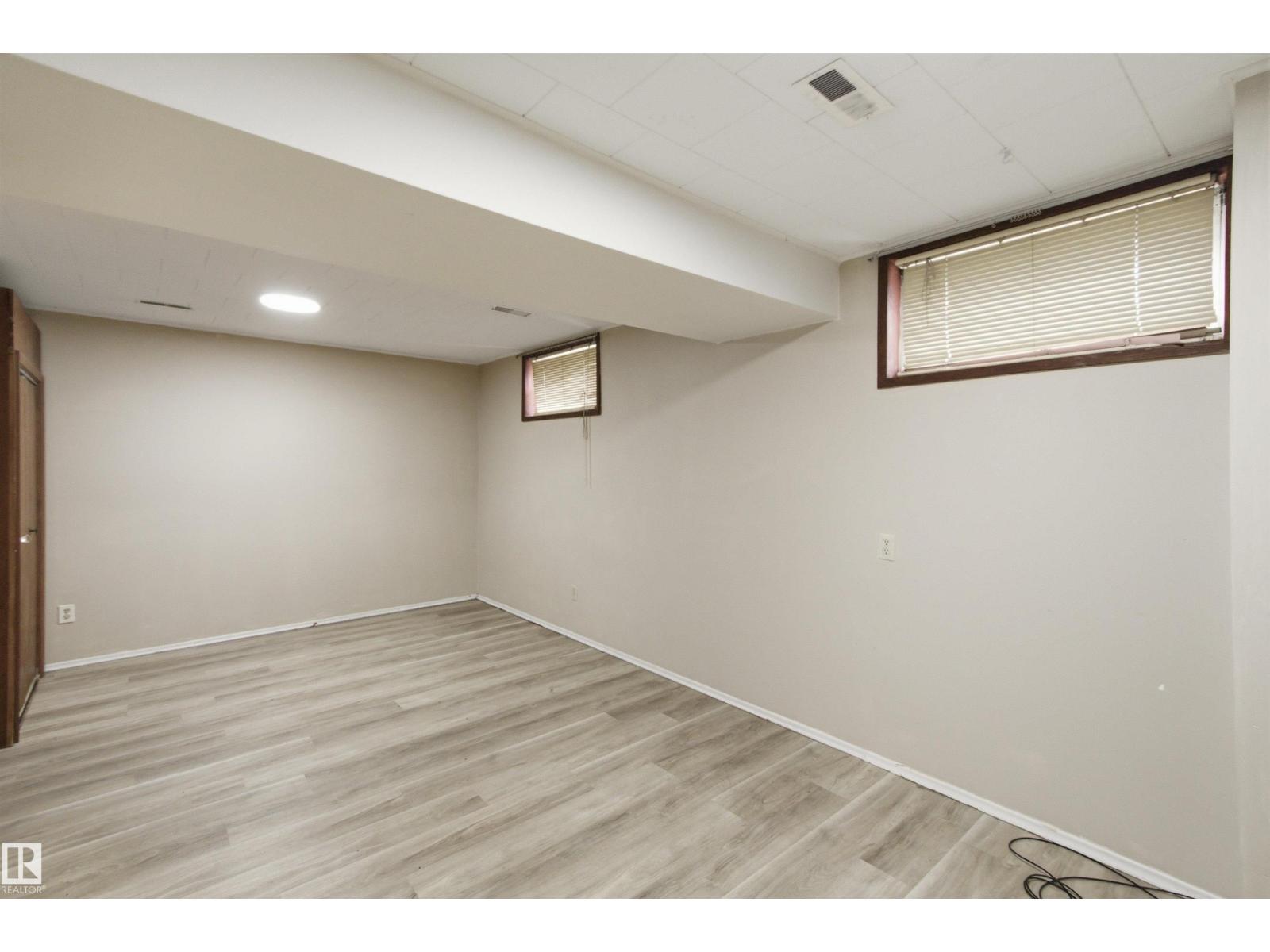 11424 41 AV NW NW - 31