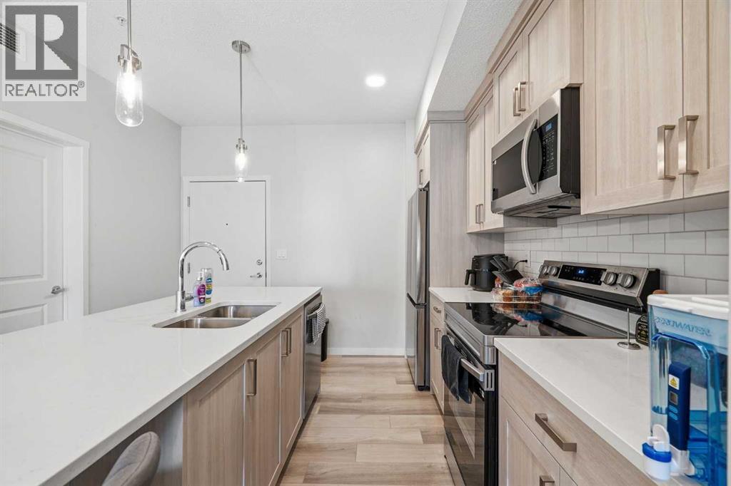 #3207 33 Carringham Gate NW - 11