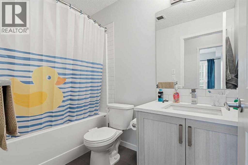 #3207 33 Carringham Gate NW - 16