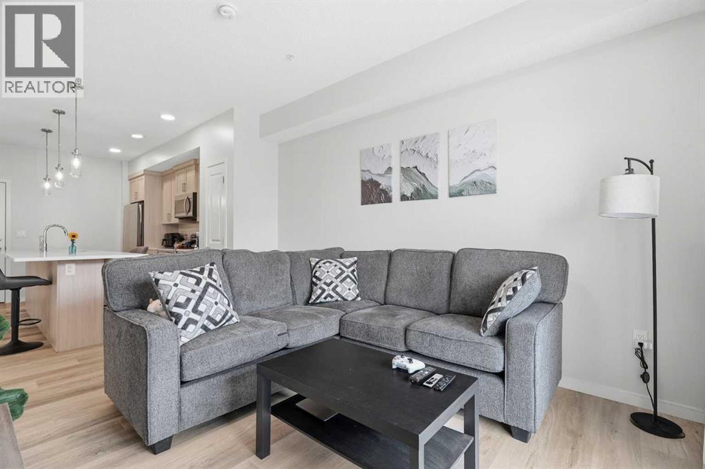 #3207 33 Carringham Gate NW - 3
