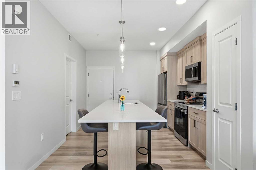 #3207 33 Carringham Gate NW - 8
