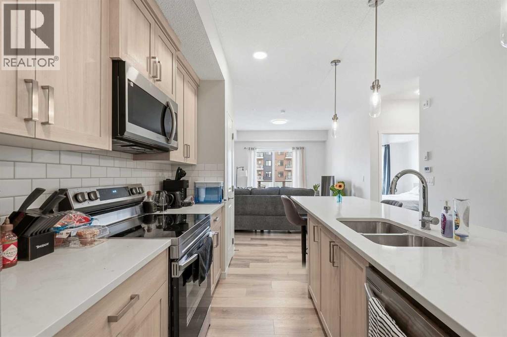 #3207 33 Carringham Gate NW - 10