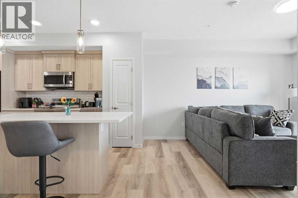 #3207 33 Carringham Gate NW - 12