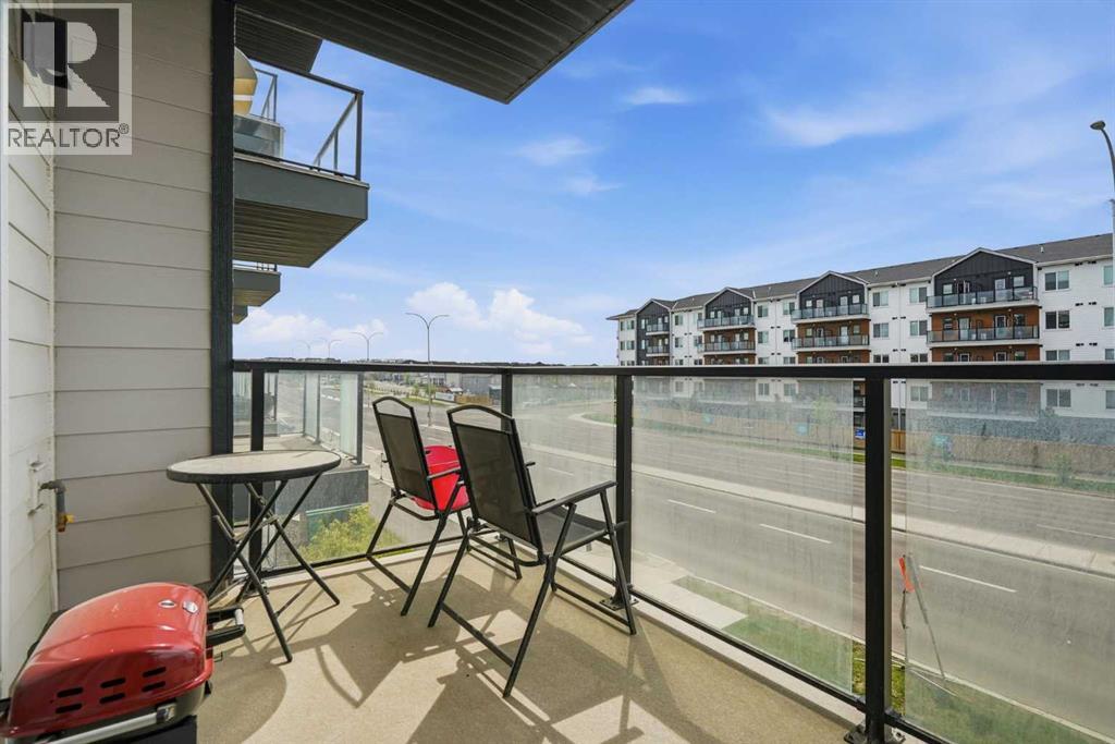 #3207 33 Carringham Gate NW - 17