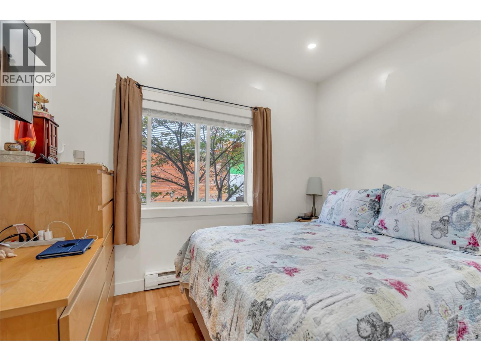 264 Douglas Avenue - 38