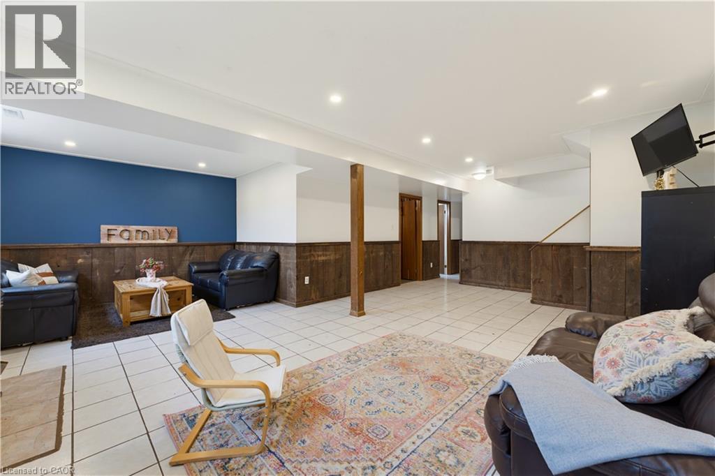 24 EDWARD Avenue - 26