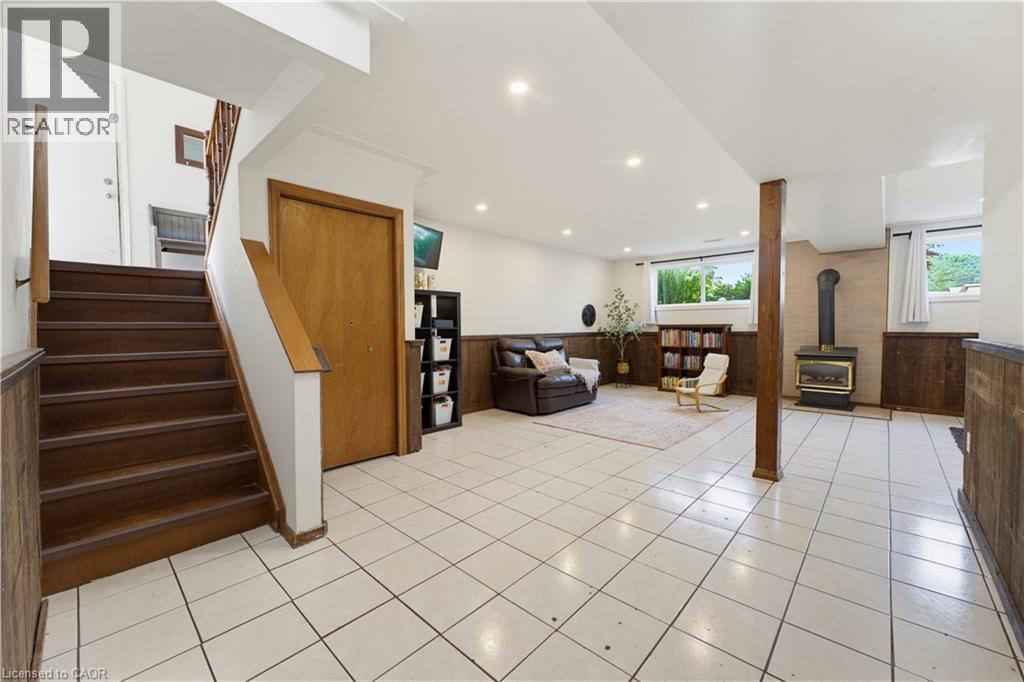 24 EDWARD Avenue - 24