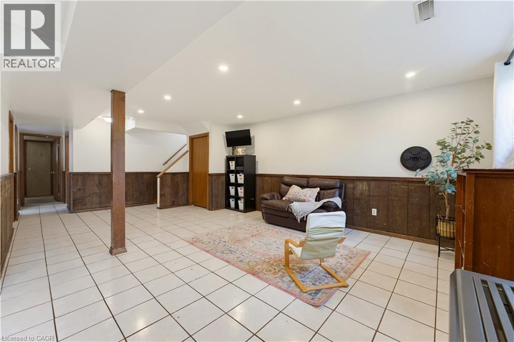 24 EDWARD Avenue - 28
