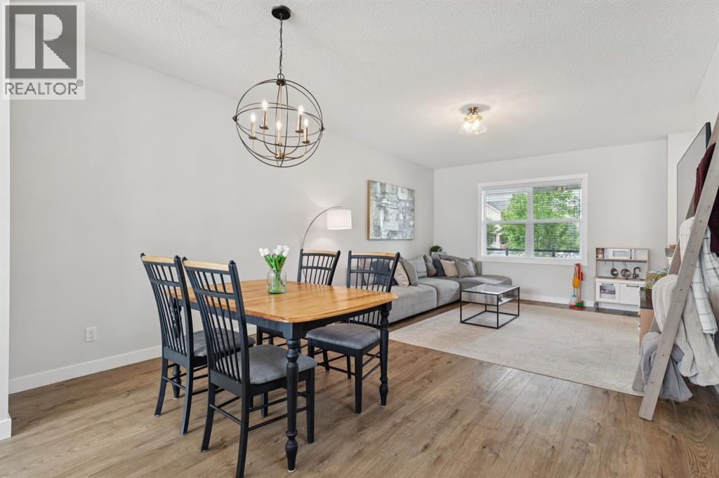 124 Wolf Willow Boulevard SE - 9